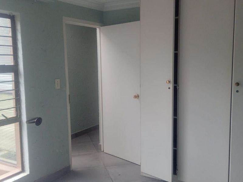 Townhouse For Sale in Roodekrans - Photo 5