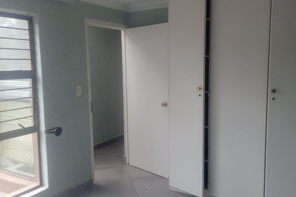 Townhouse For Sale in Roodekrans - Photo 5