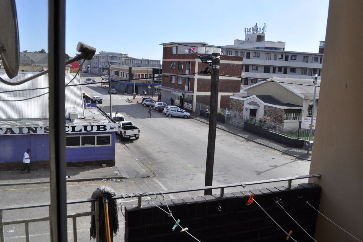 Apartment For Sale in Gqeberha Central - Photo 4