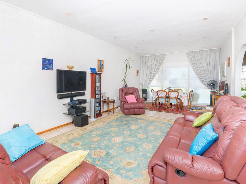 House For Sale in Killarney - Photo 4