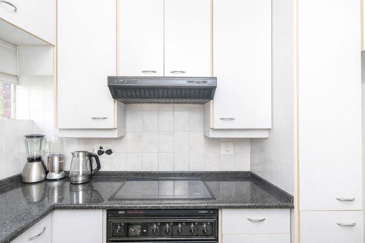 Apartment For Sale in Killarney - Photo 5