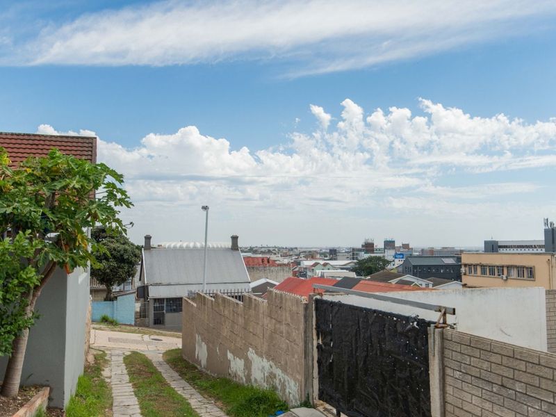 House For Sale in North End - Photo 3