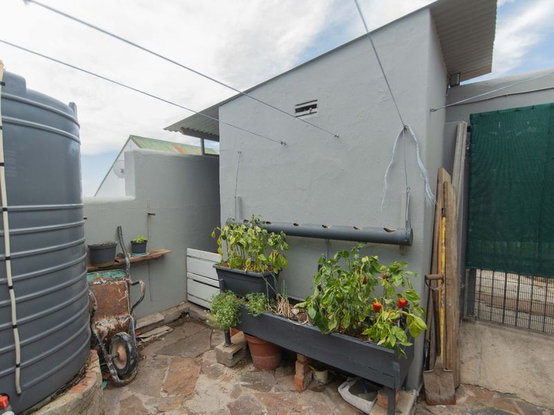 House For Sale in North End - Photo 10