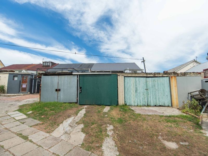 House For Sale in North End - Photo 5