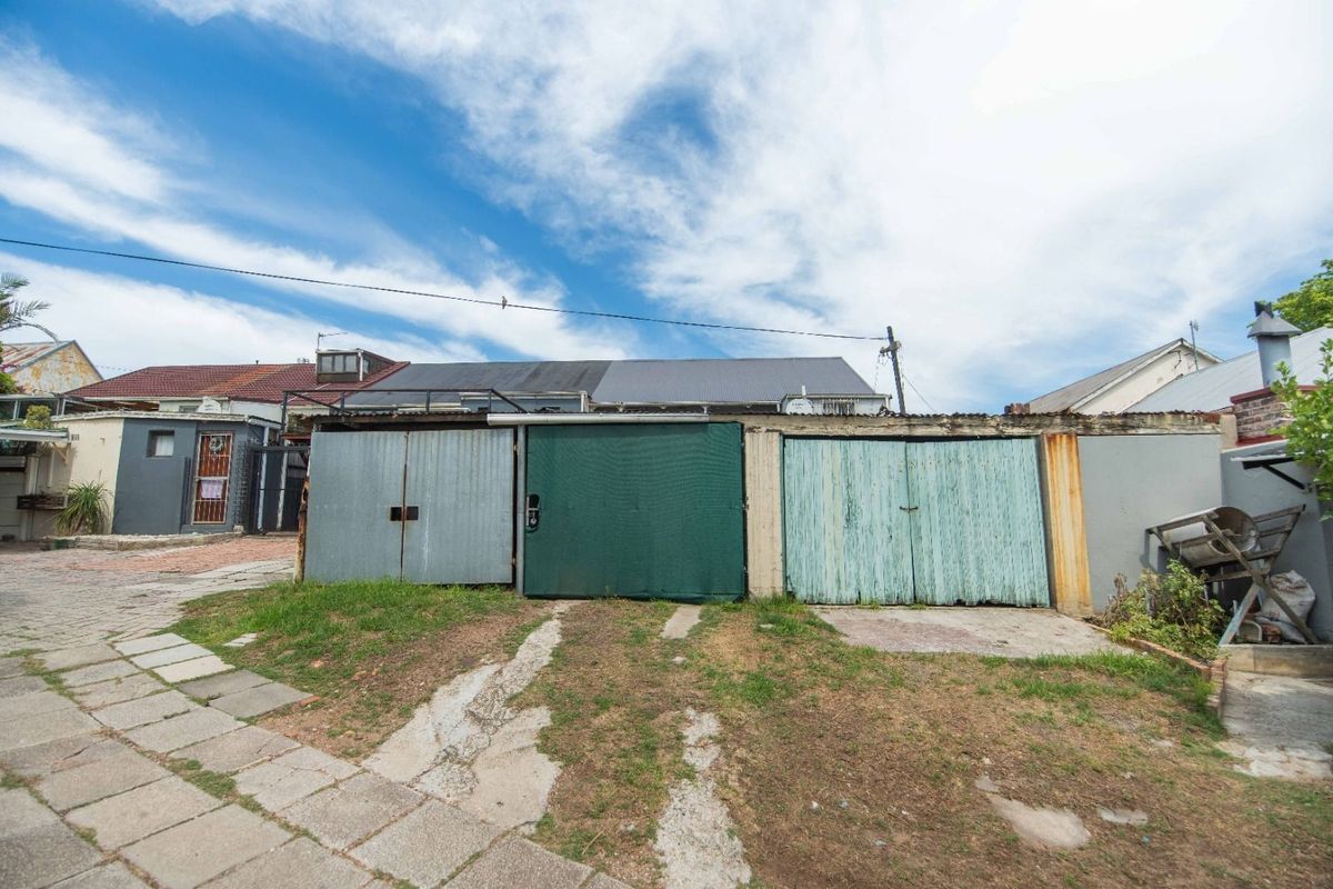 House For Sale in North End - Photo 5