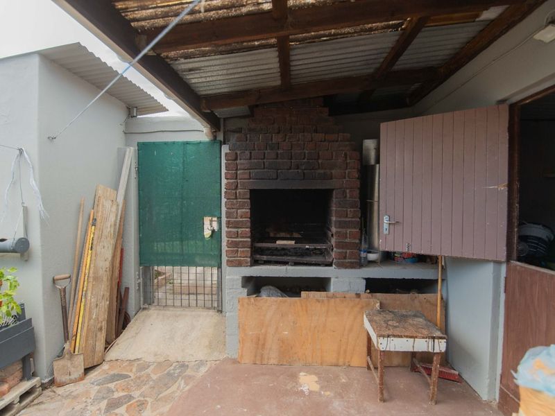 House For Sale in North End - Photo 7