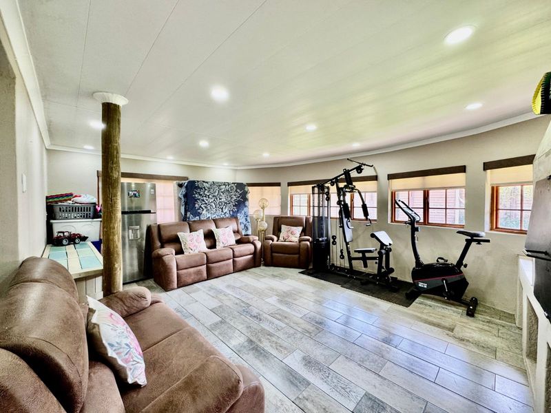 House For Sale in Secunda Central - Photo 10