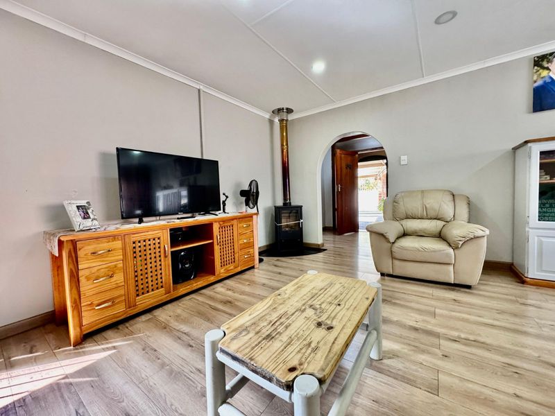 House For Sale in Secunda Central - Photo 6