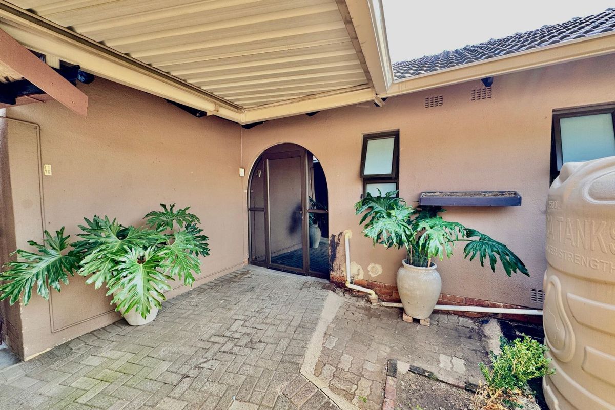 House For Sale in Secunda Central - Photo 3