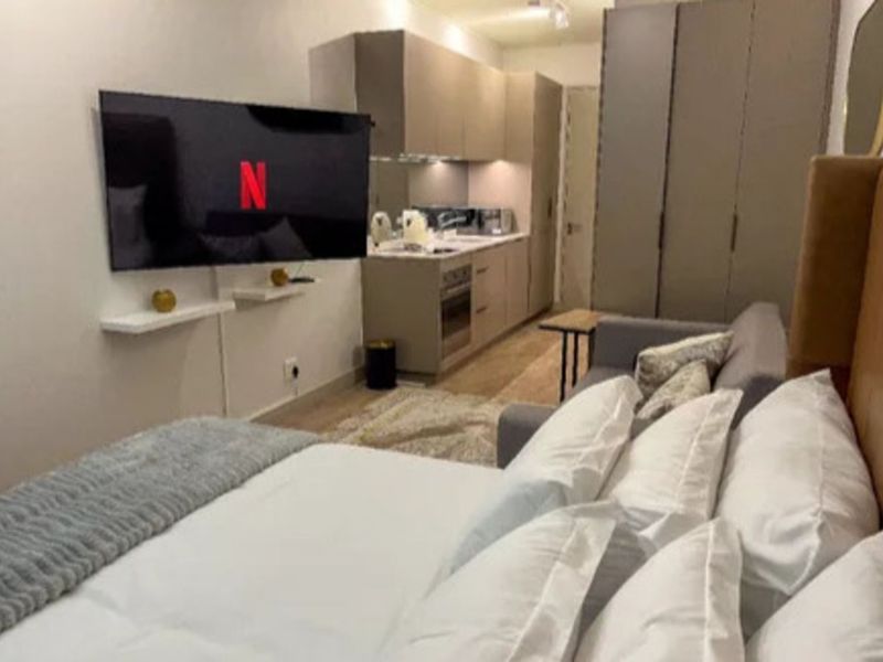 Apartment To Rent in Rosebank - Photo 2