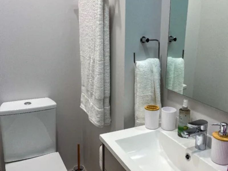 Apartment To Rent in Rosebank - Photo 5