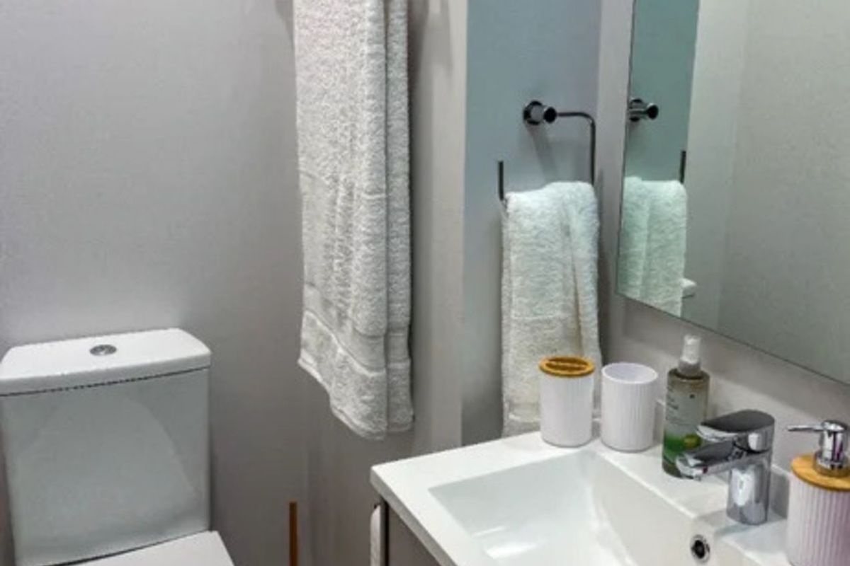 Apartment To Rent in Rosebank - Photo 5