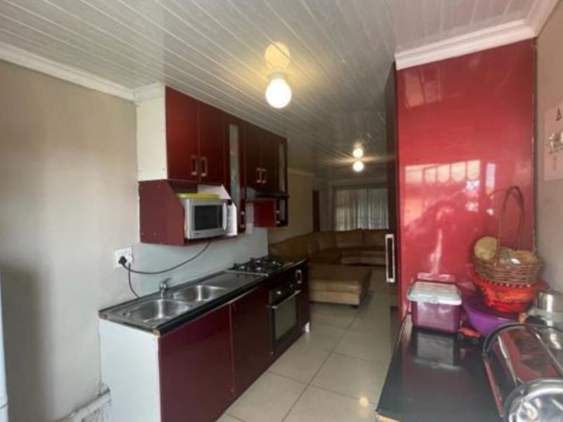 House To Rent in Waterfall - Photo 2