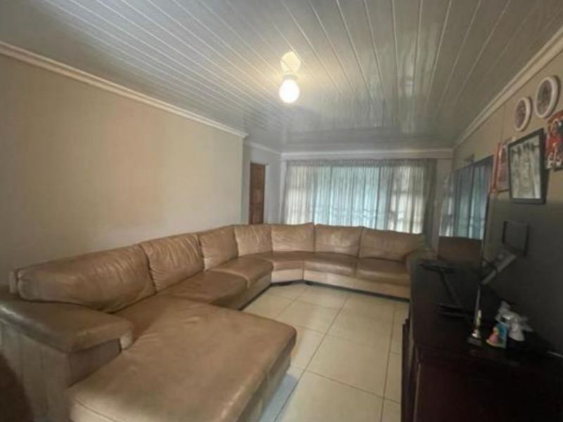 House To Rent in Waterfall - Photo 4