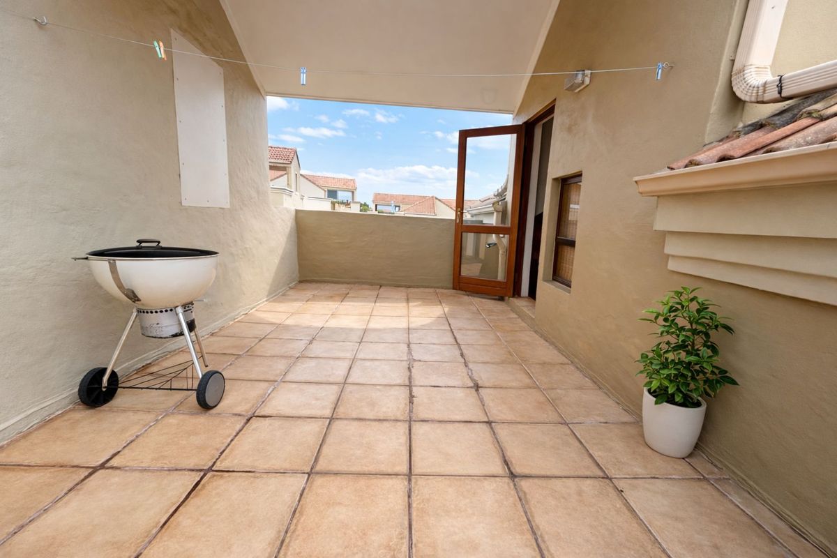 Apartment For Sale in Douglasdale - Photo 3