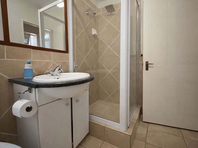 Apartment For Sale in Douglasdale - Photo 10