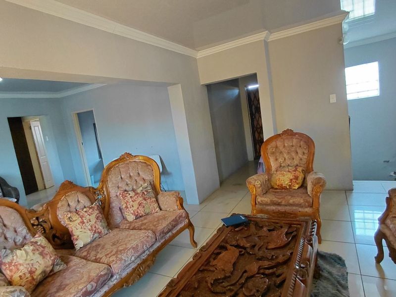 House For Sale in Flora Park - Photo 10