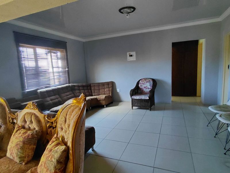 House For Sale in Flora Park - Photo 9