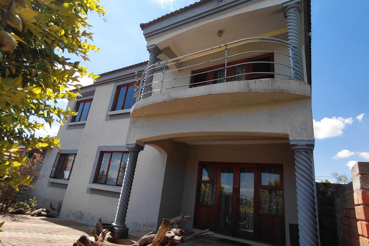 House For Sale in Flora Park - Photo 2