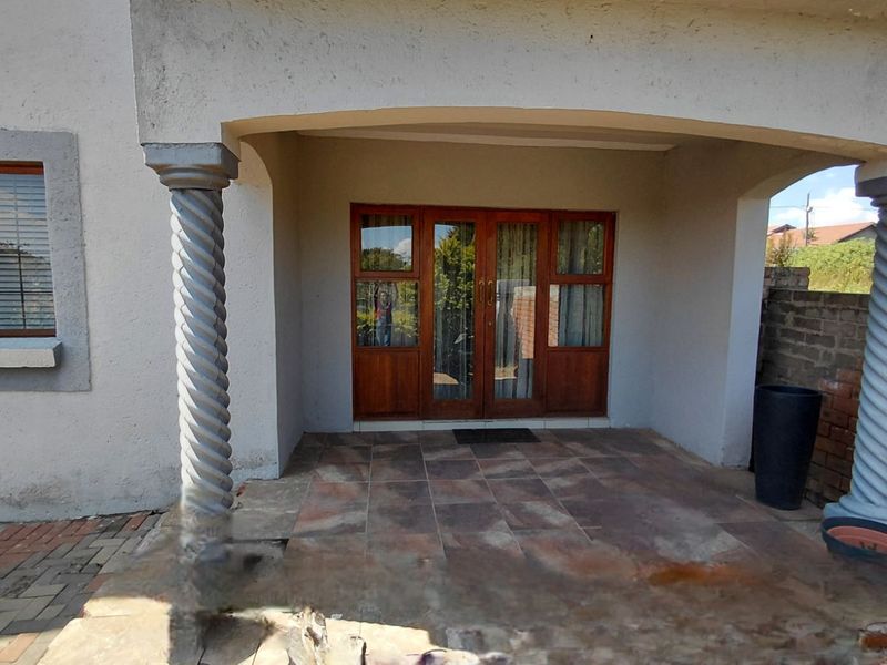 House For Sale in Flora Park - Photo 4