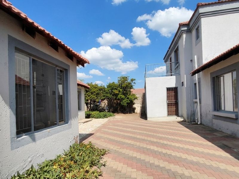 House For Sale in Flora Park - Photo 5