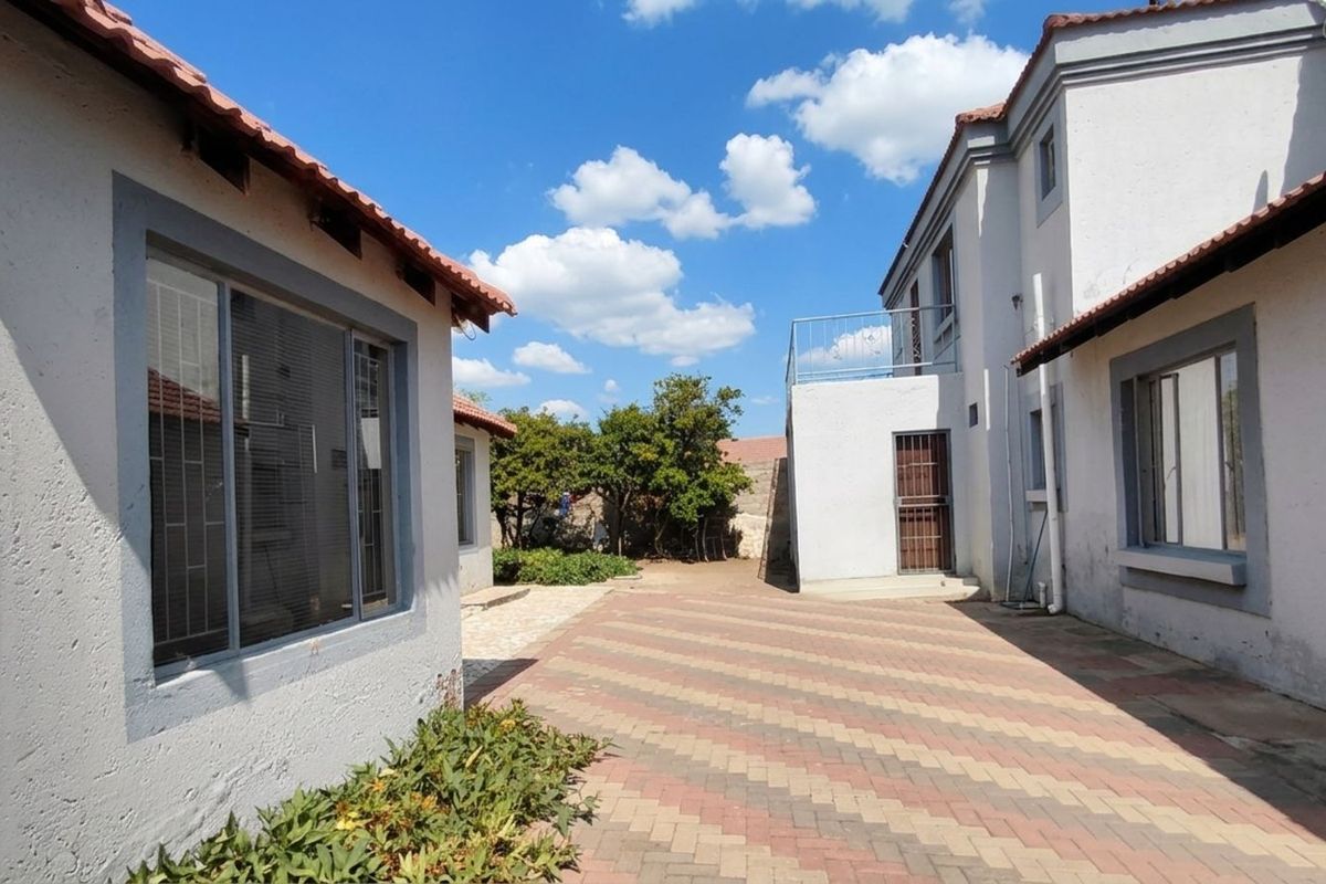 House For Sale in Flora Park - Photo 5