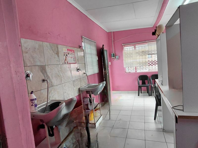 House For Sale in Seshego 9B - Photo 2