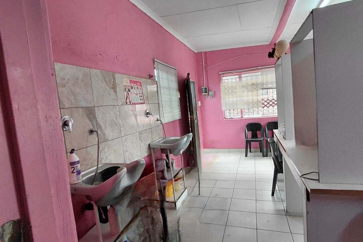 House For Sale in Seshego 9B - Photo 2