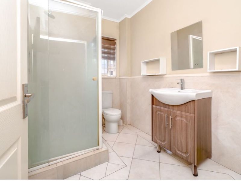 Townhouse For Sale in Ferndale - Photo 10