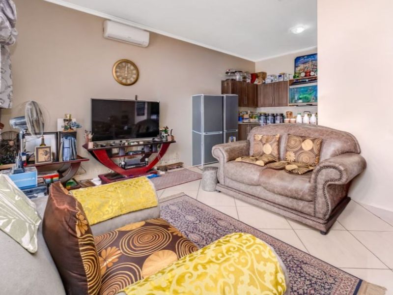 Townhouse For Sale in Ferndale - Photo 2