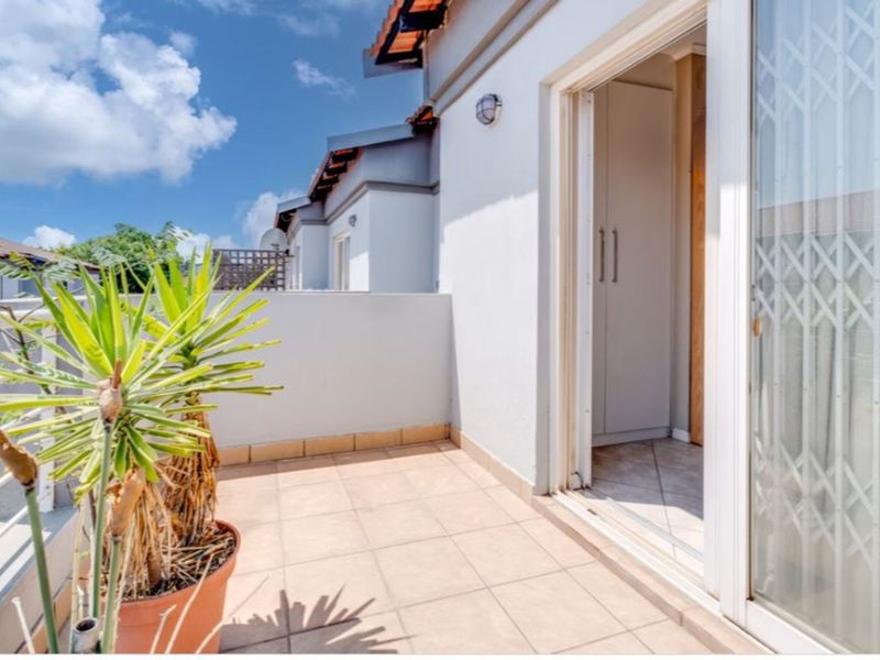 Townhouse For Sale in Ferndale - Photo 4