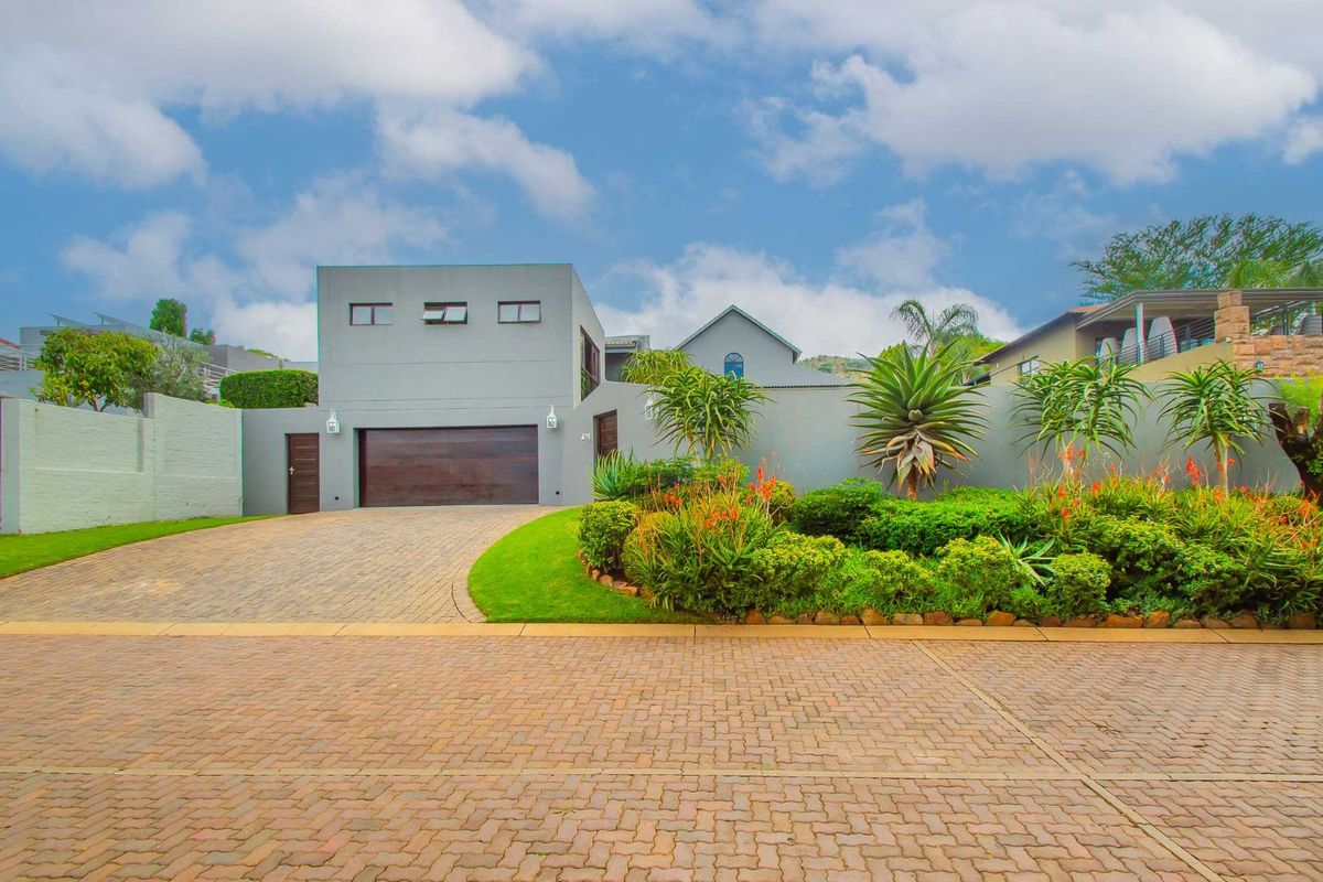 House For Sale in Featherbrooke Estate - Photo 3