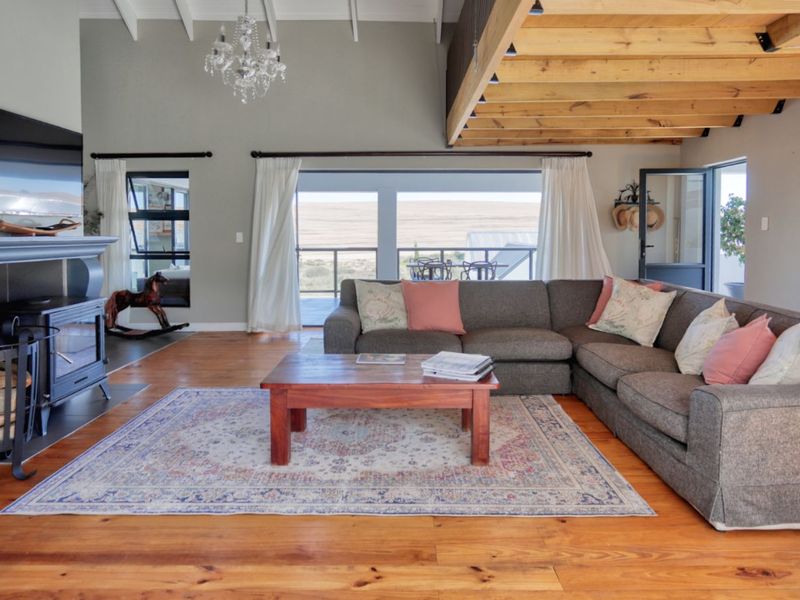 House For Sale in Mount Royal Golf Estate - Photo 2