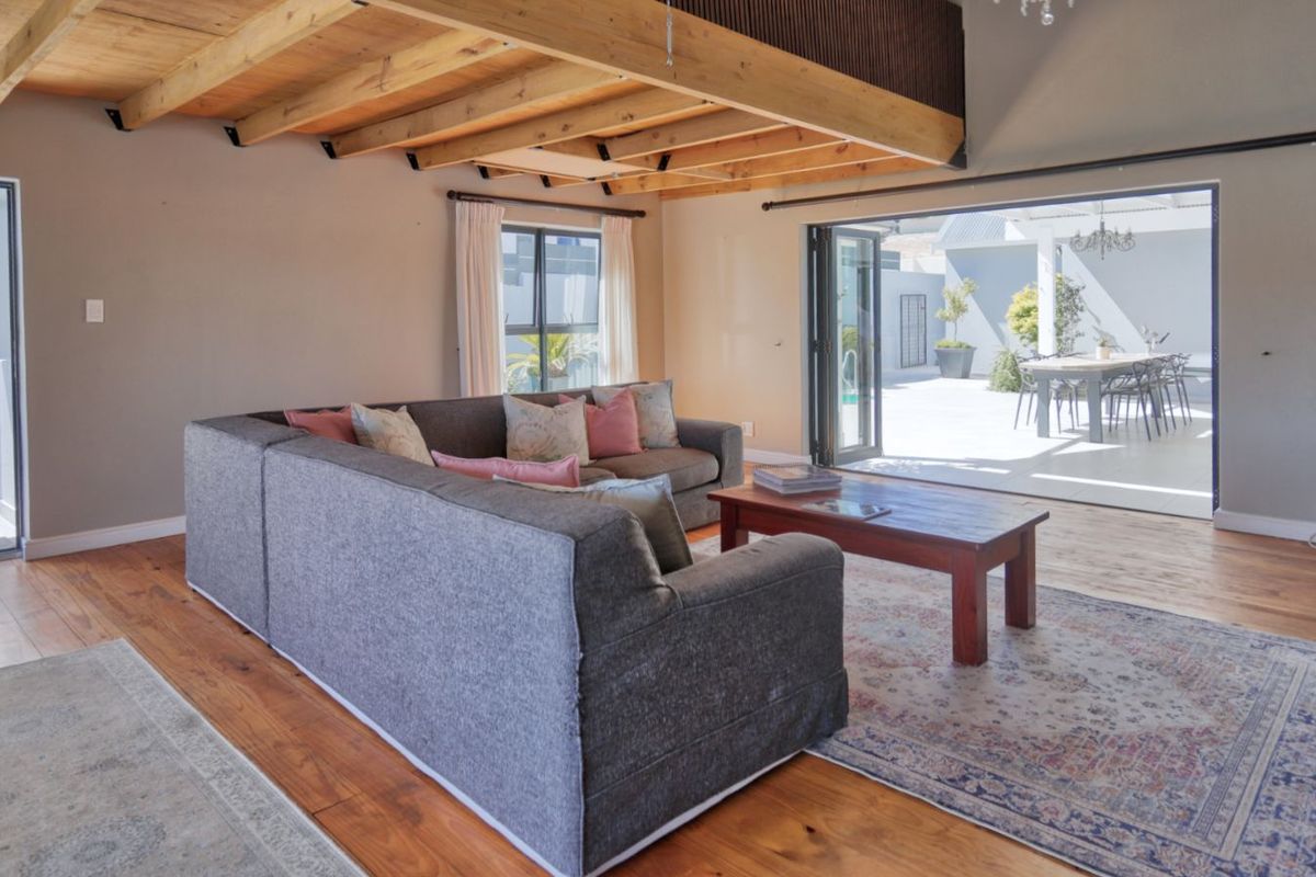 House For Sale in Mount Royal Golf Estate - Photo 3