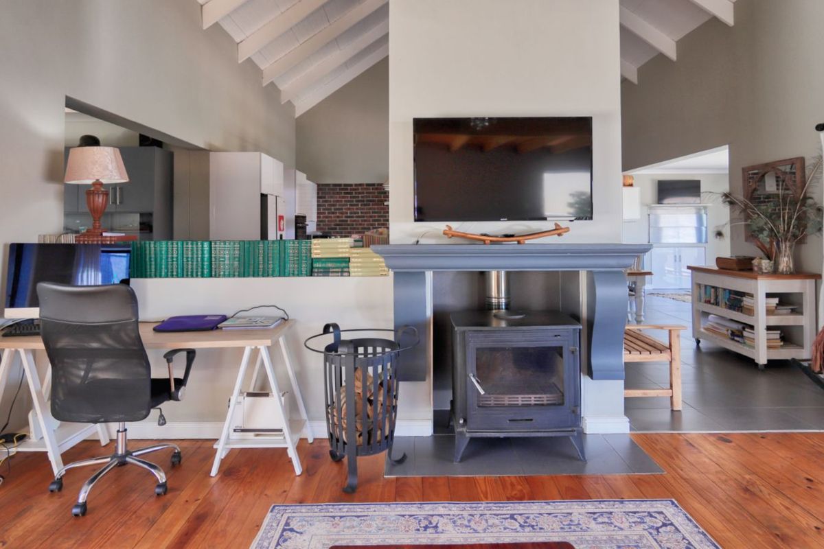 House For Sale in Mount Royal Golf Estate - Photo 4