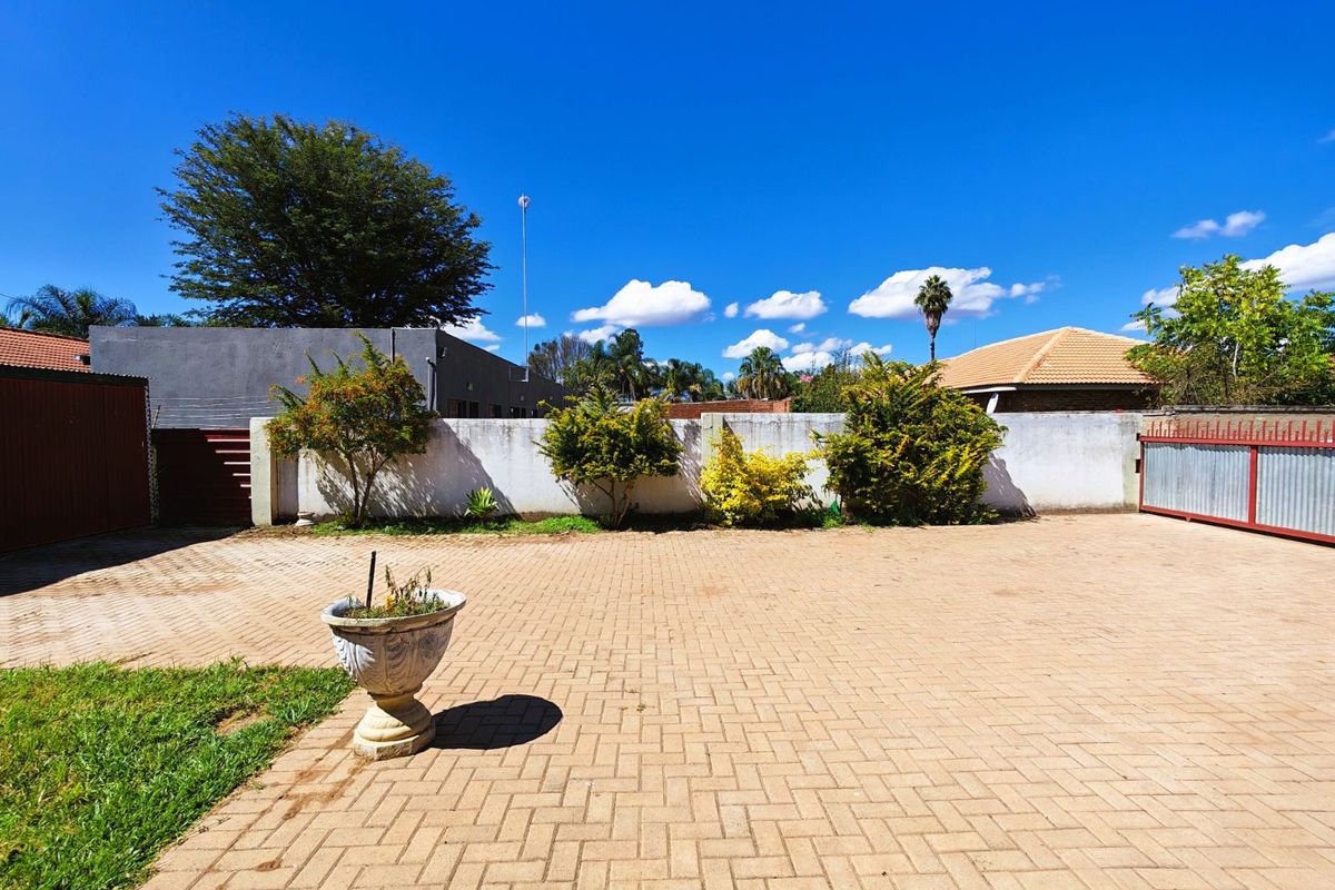 House For Sale in Modimolle Central - Photo 3