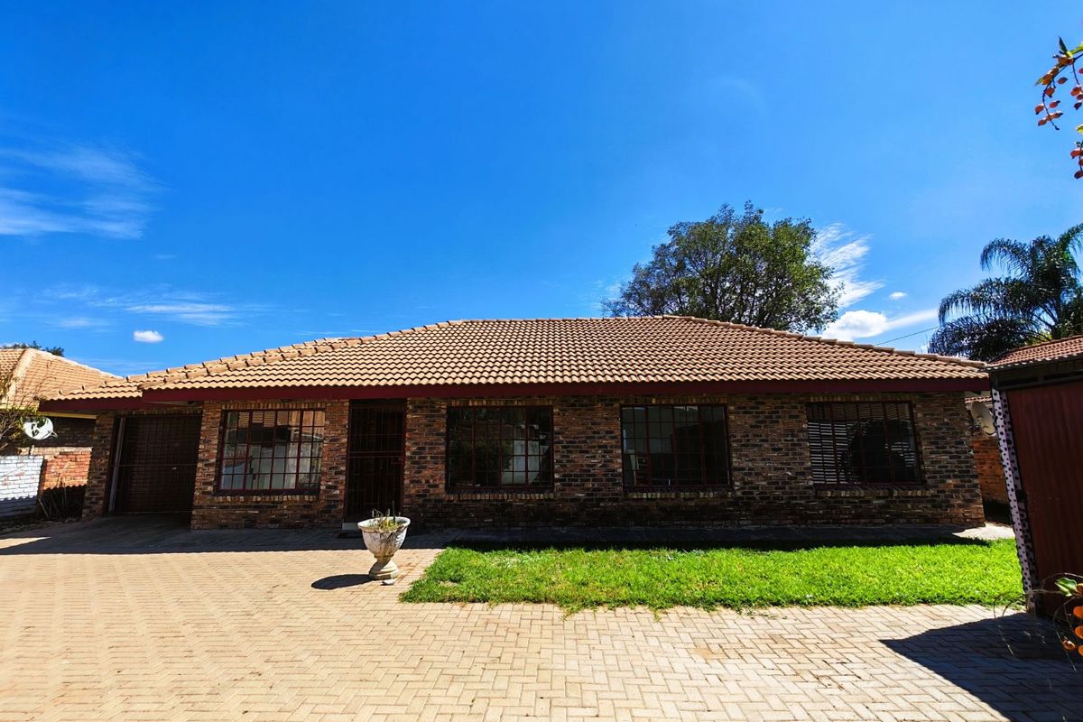 House For Sale in Modimolle Central - Photo 2