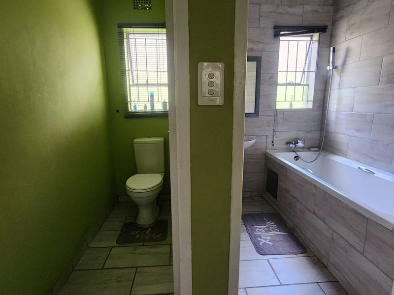 House For Sale in Riverside View - Photo 10