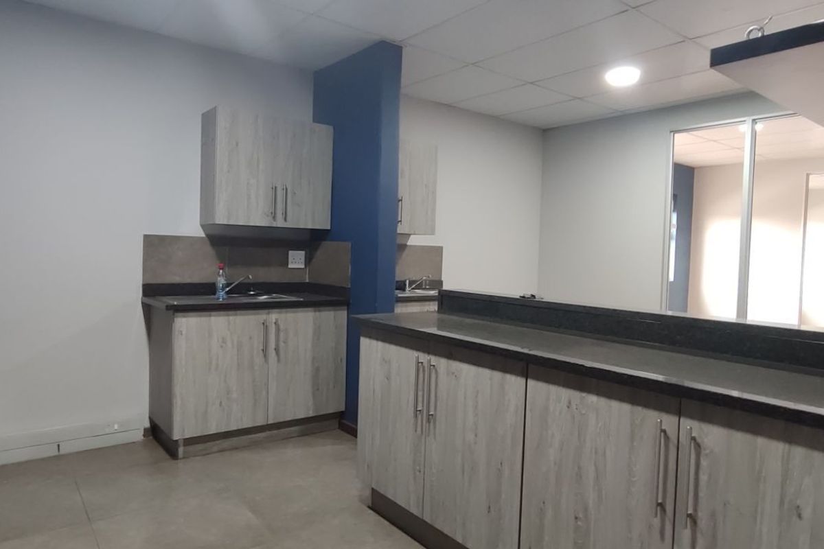 Office To Rent in Silver Lakes - Photo 4