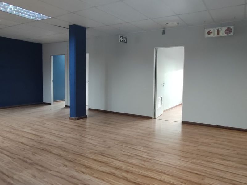 Office To Rent in Silver Lakes - Photo 10