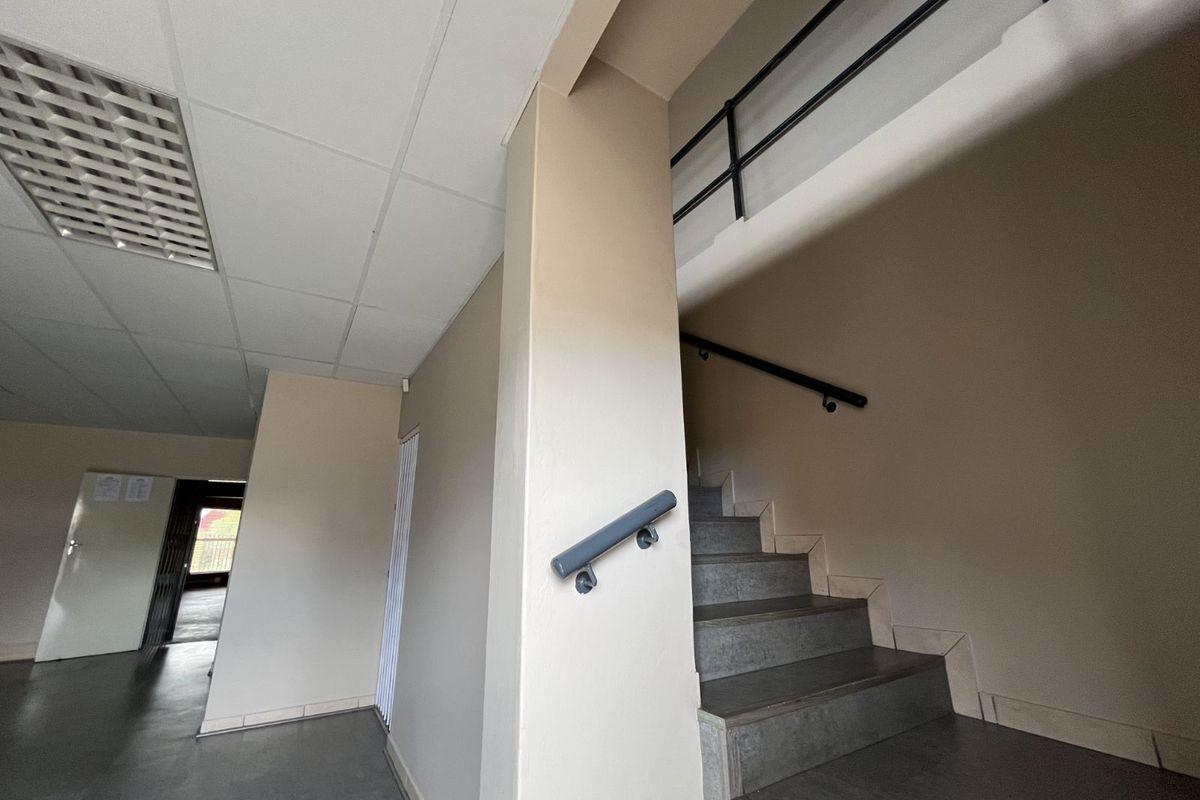 Industrial To Rent in Rooihuiskraal - Photo 4