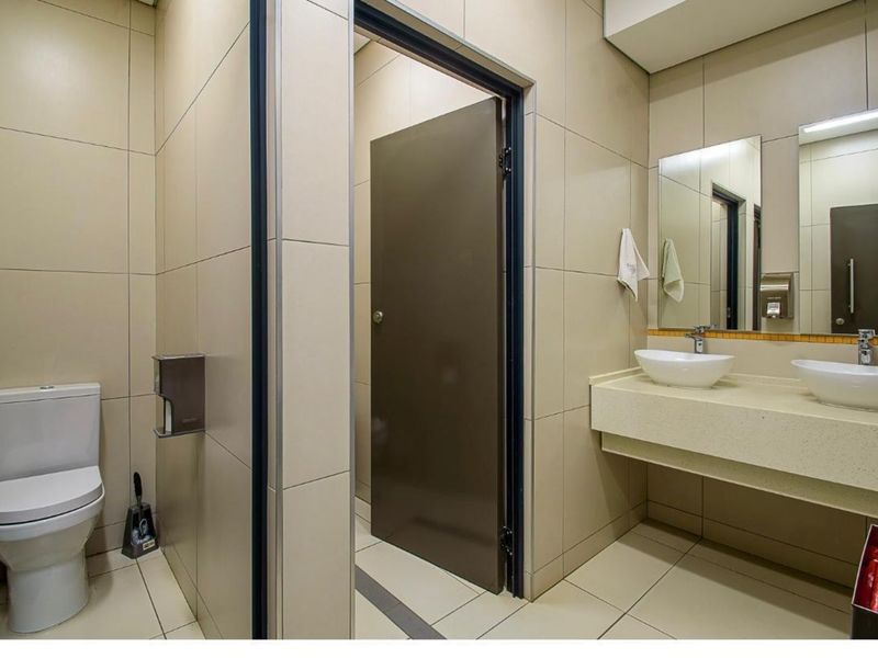 Office For Sale in Equestria - Photo 10