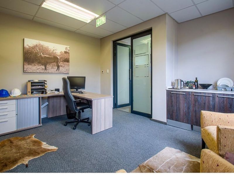 Office For Sale in Equestria - Photo 7