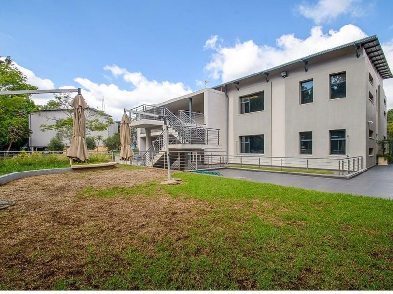 Office For Sale in Equestria - Photo 4