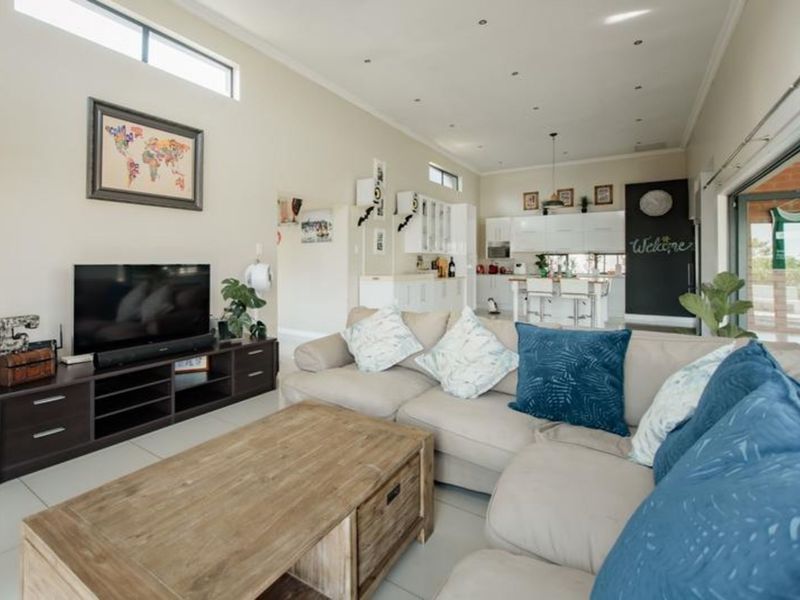 House For Sale in Copperleaf Estate - Photo 9