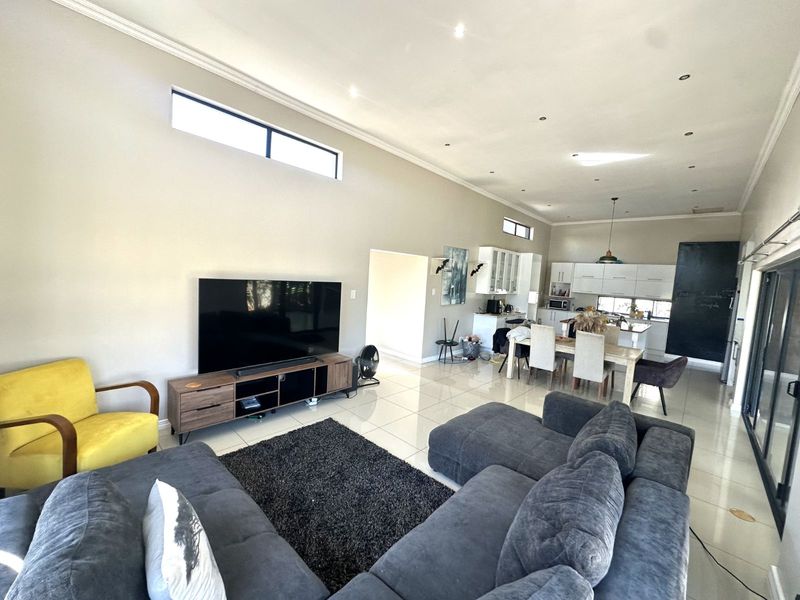 House For Sale in Copperleaf Estate - Photo 5