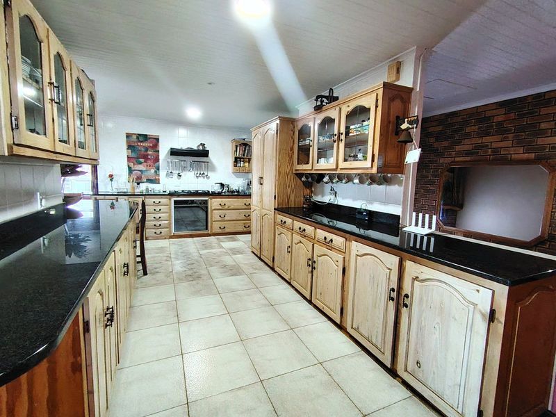 House For Sale in Bayview - Photo 4