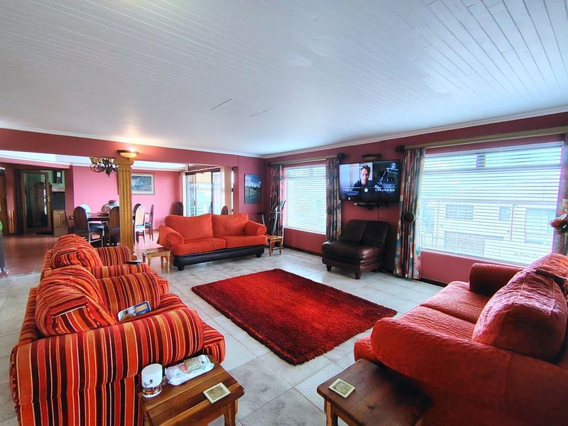 House For Sale in Bayview - Photo 5