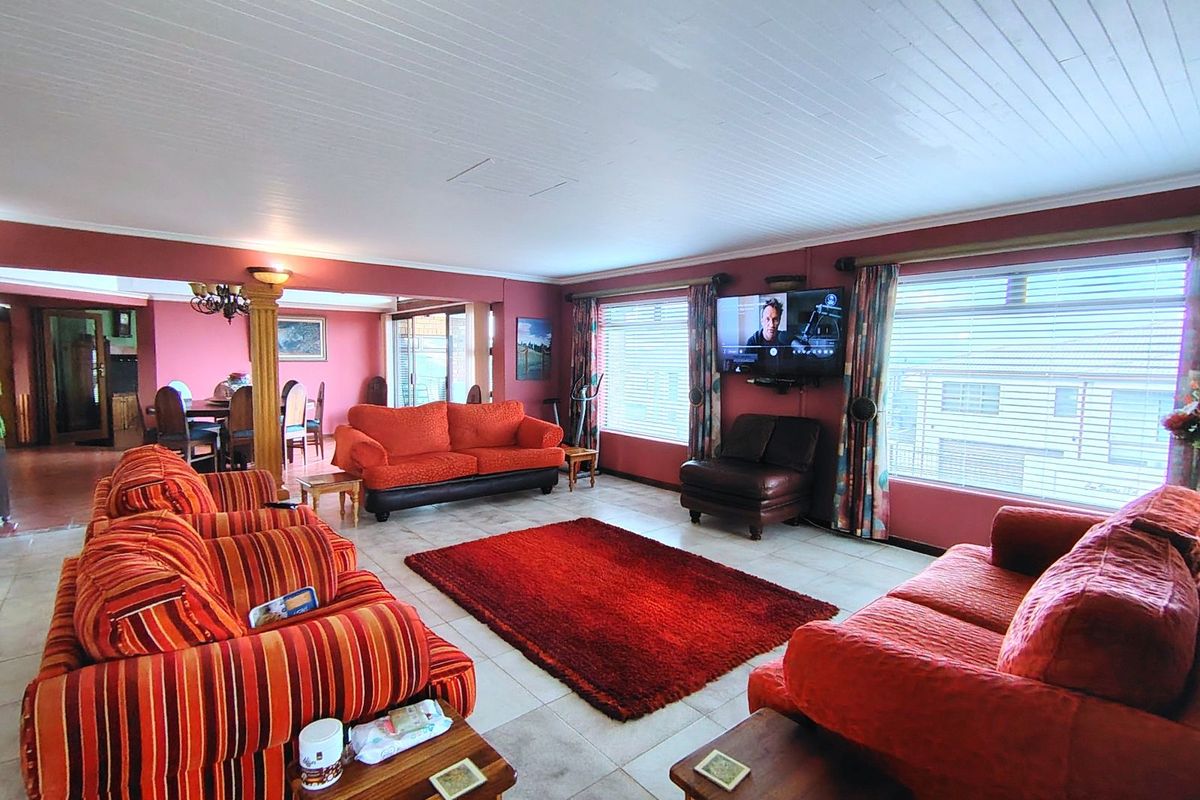 House For Sale in Bayview - Photo 5