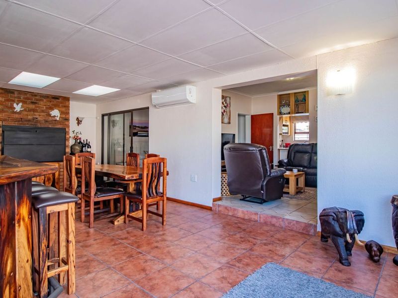 House For Sale in Twin Palms - Photo 6